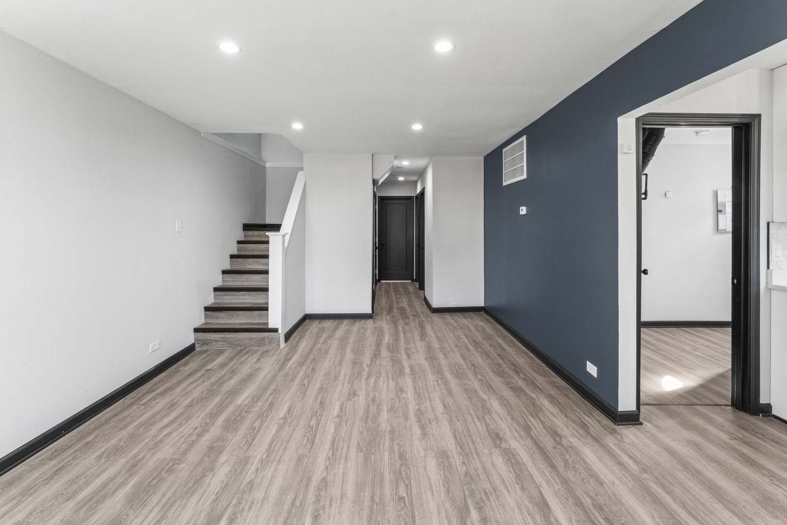 47 48th Avenue, Bellwood, IL 60104