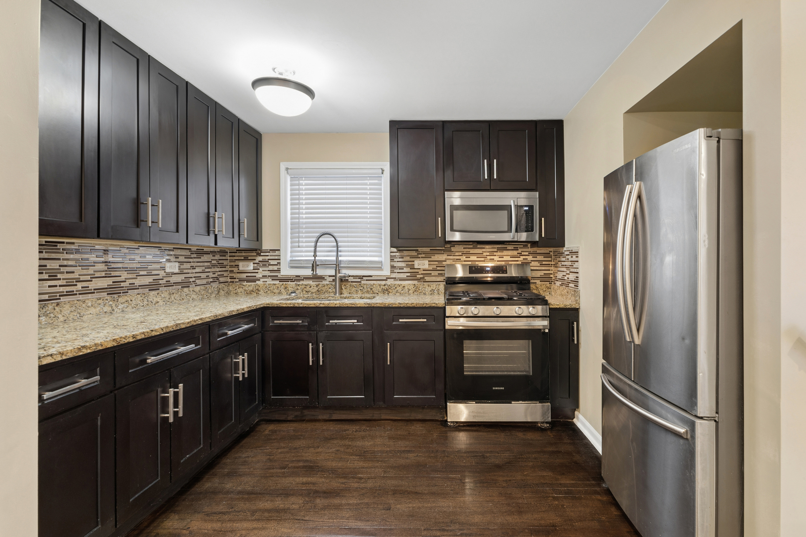 2808 W 140th Place, Blue Island, IL 60406