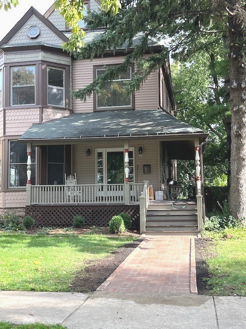 61 7 Avenue, La Grange, IL 60525