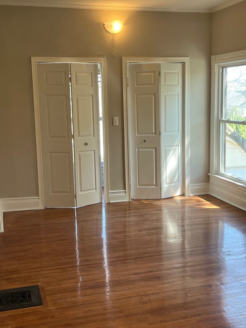 61 7 Avenue, La Grange, IL 60525