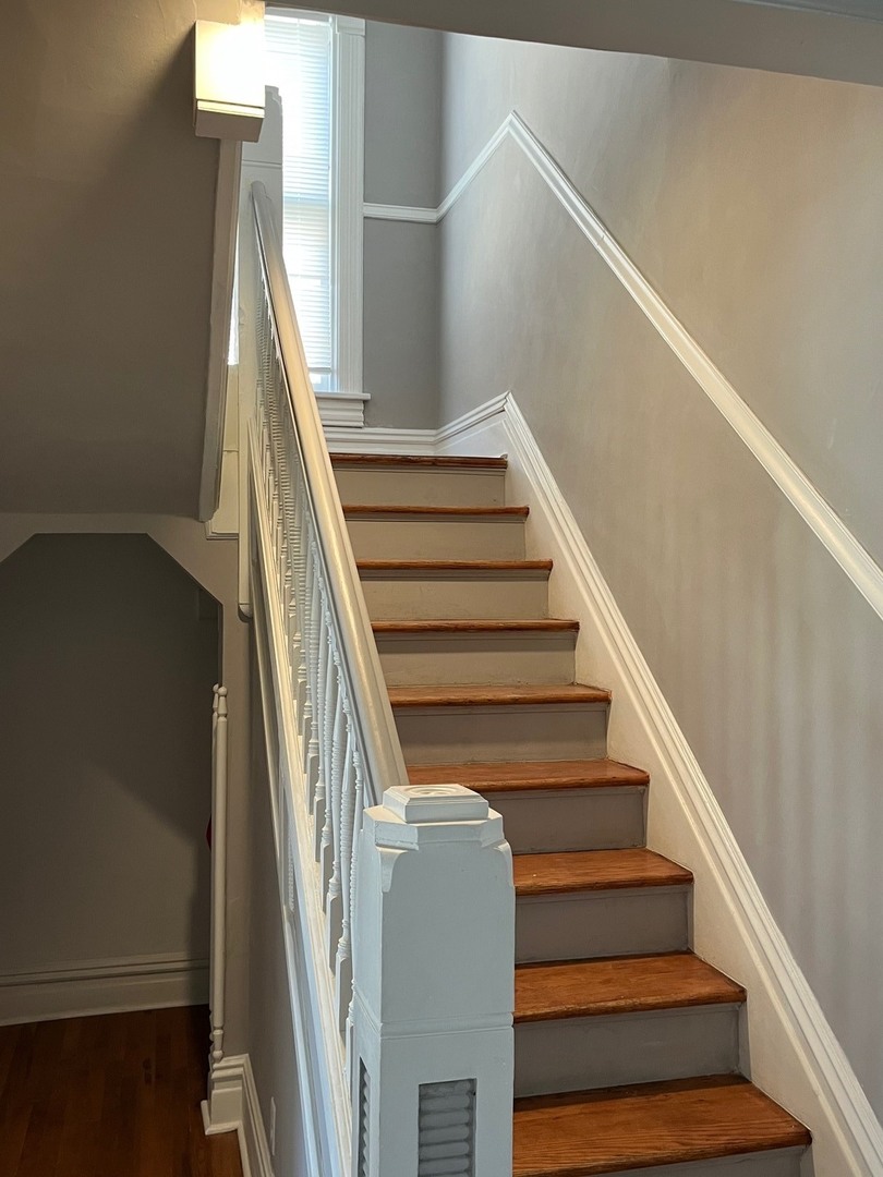 61 7 Avenue, La Grange, IL 60525