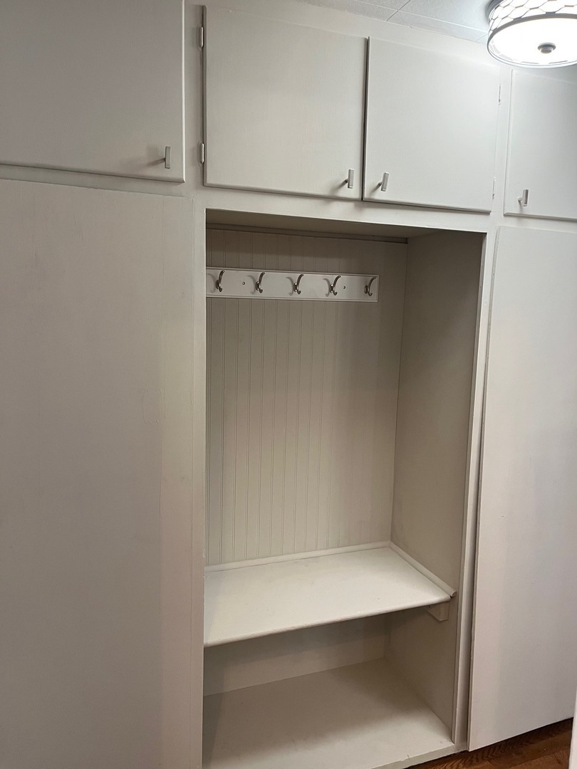 61 7 Avenue, La Grange, IL 60525