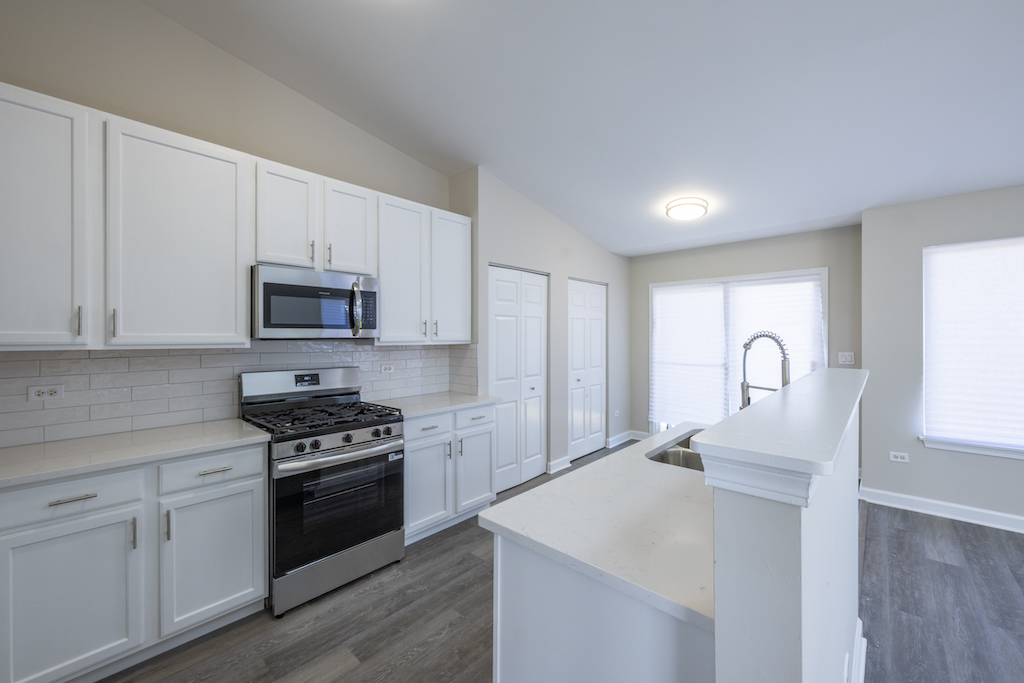 1882 Blossom Ridge Drive, Bolingbrook, IL 60490