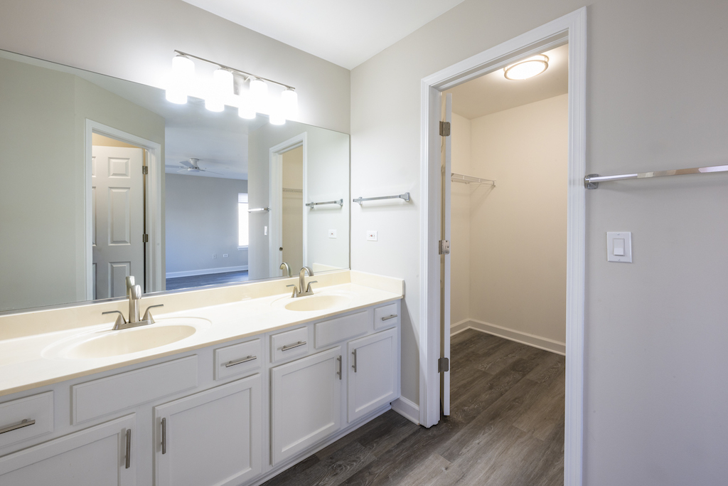 1882 Blossom Ridge Drive, Bolingbrook, IL 60490