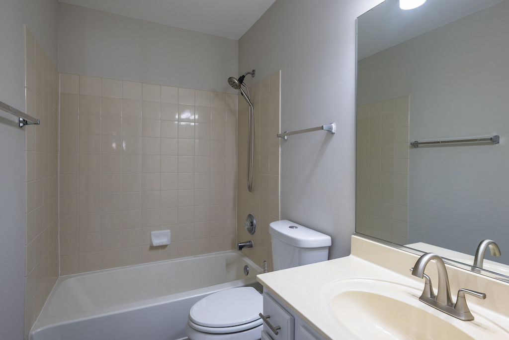 1882 Blossom Ridge Drive, Bolingbrook, IL 60490