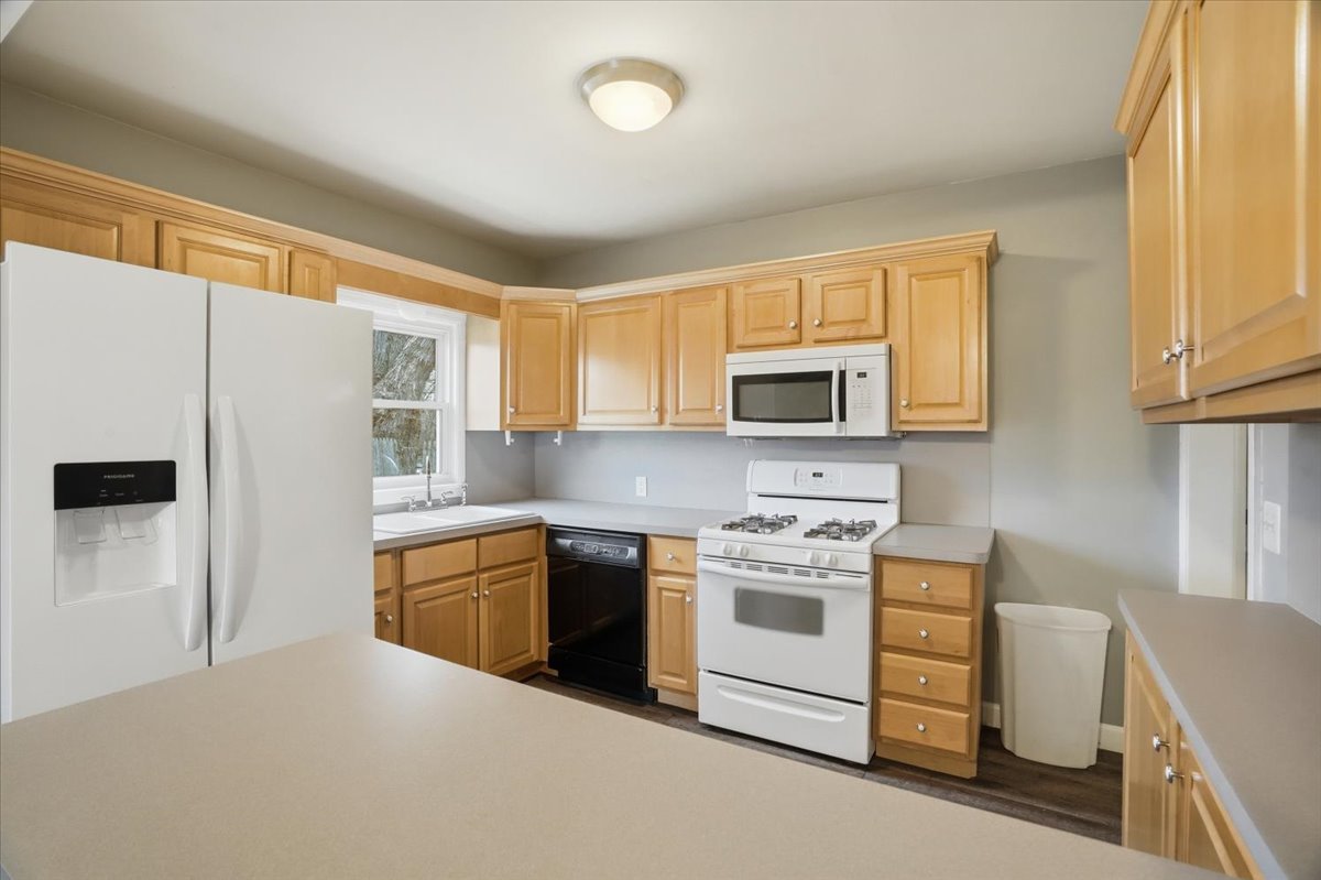 35669 benjamin Avenue, Ingleside, IL 60041