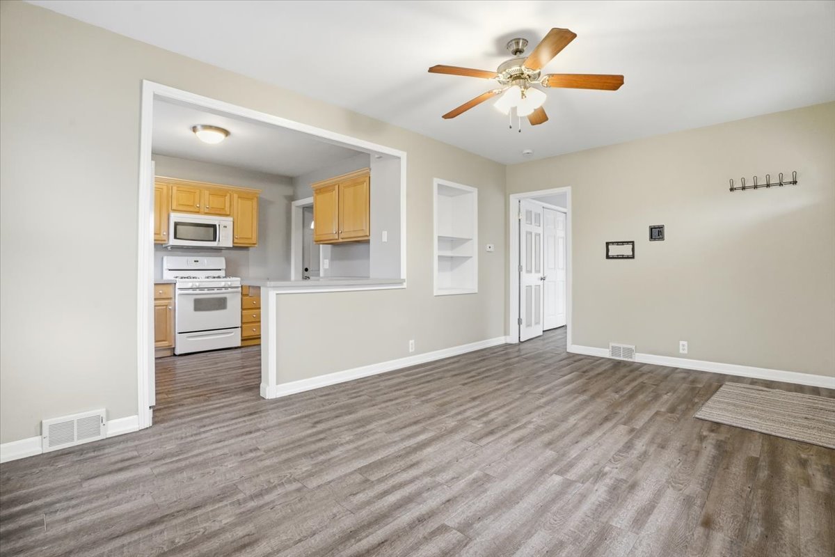 35669 benjamin Avenue, Ingleside, IL 60041