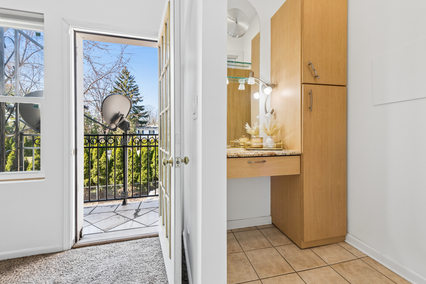 23 W ALGONQUIN Road, Des Plaines, IL 60016