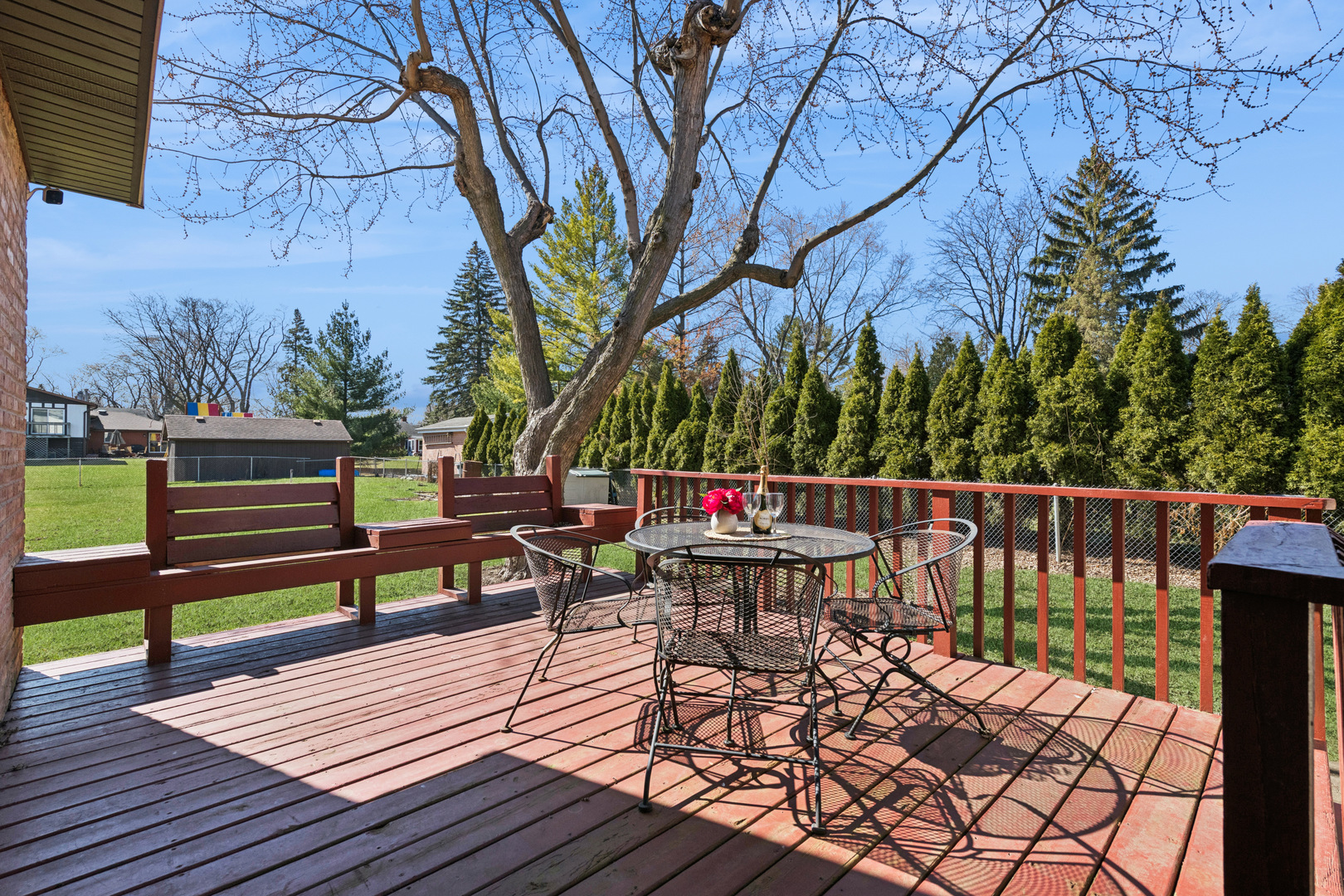 23 W ALGONQUIN Road, Des Plaines, IL 60016