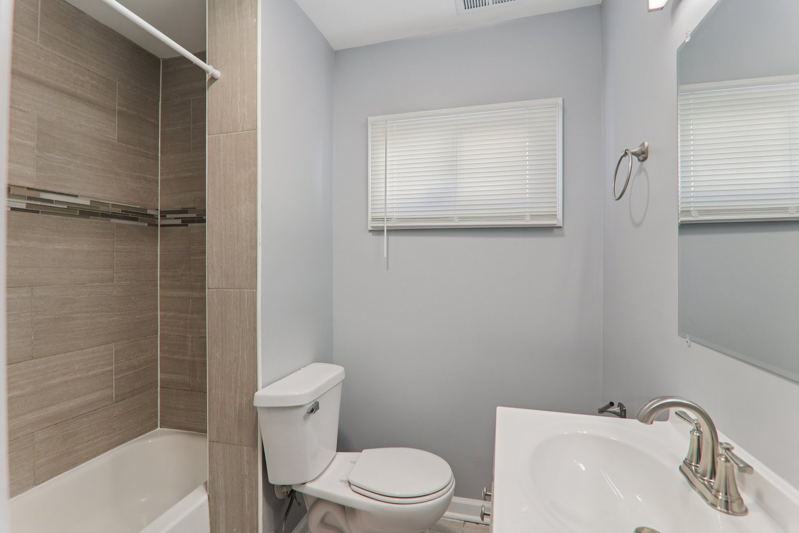 16524 Sawyer Avenue, Markham, IL 60428