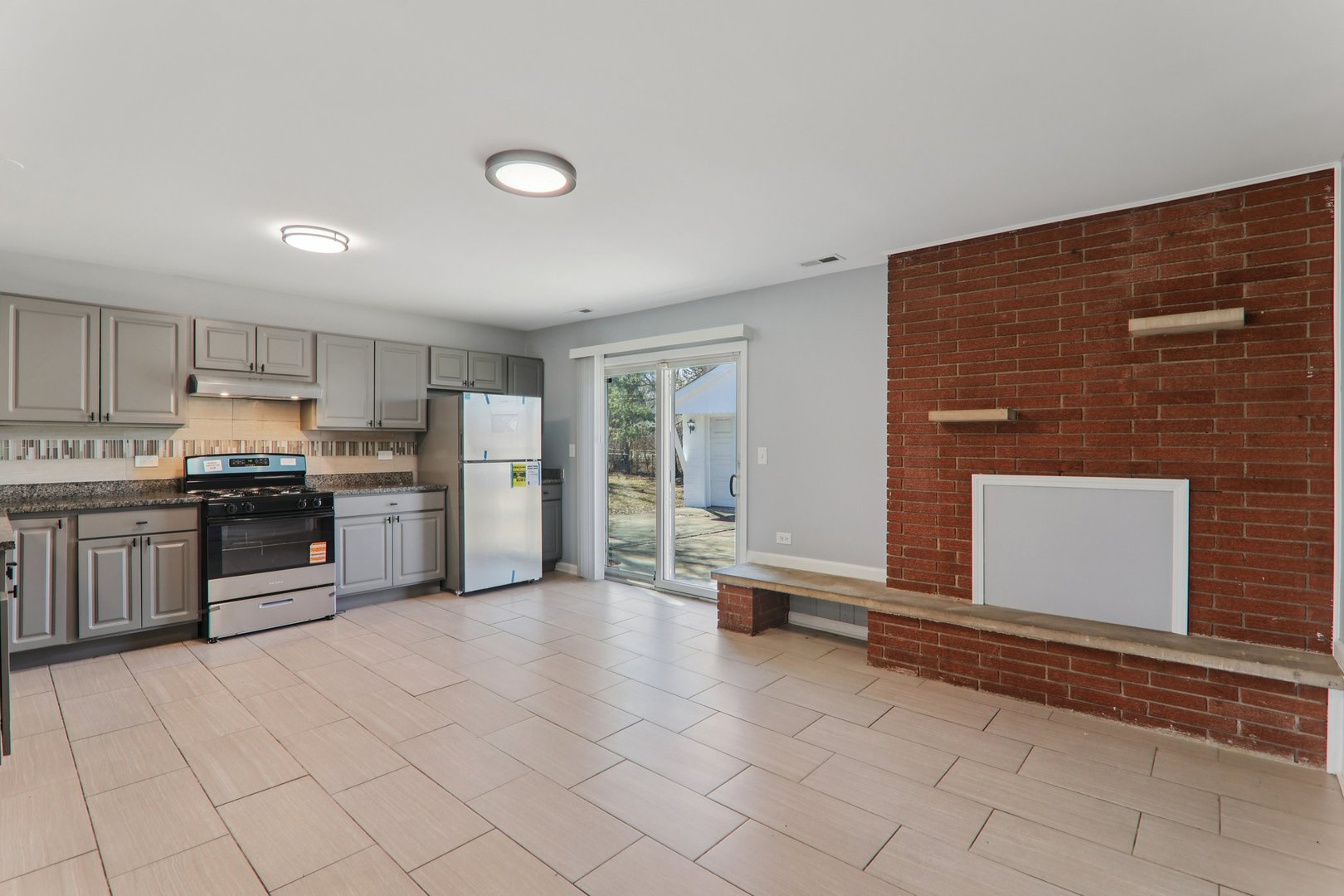 16524 Sawyer Avenue, Markham, IL 60428