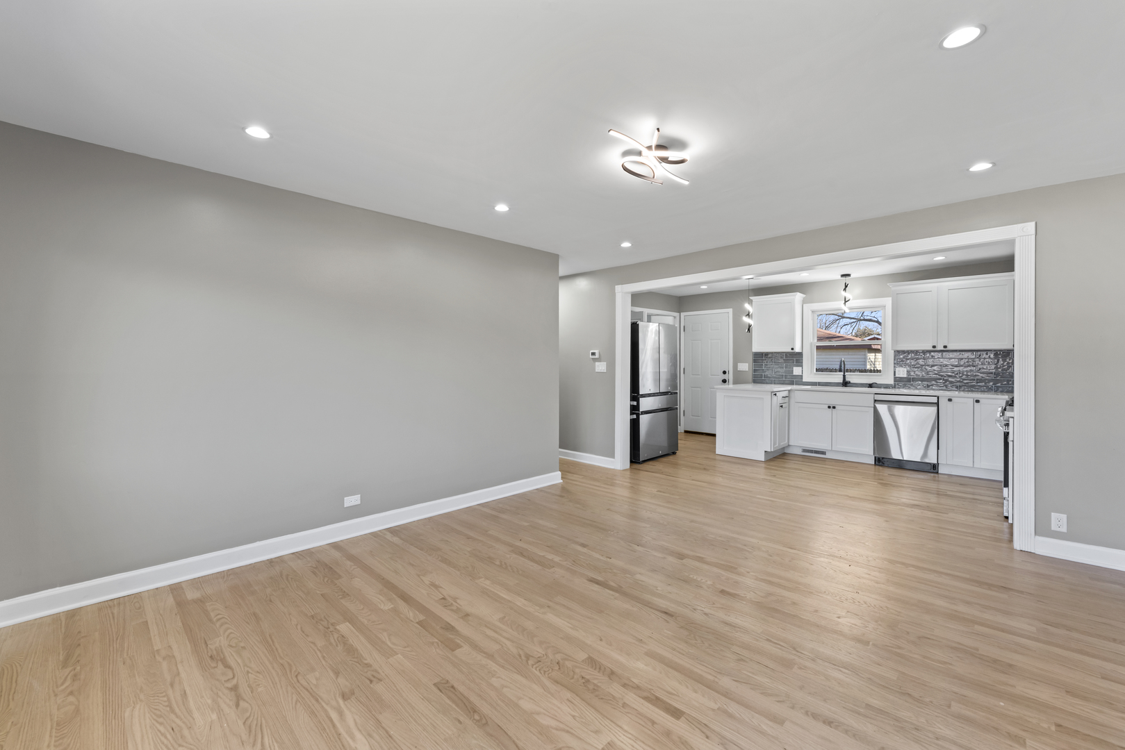 16155 Kedzie Parkway, Markham, IL 60428