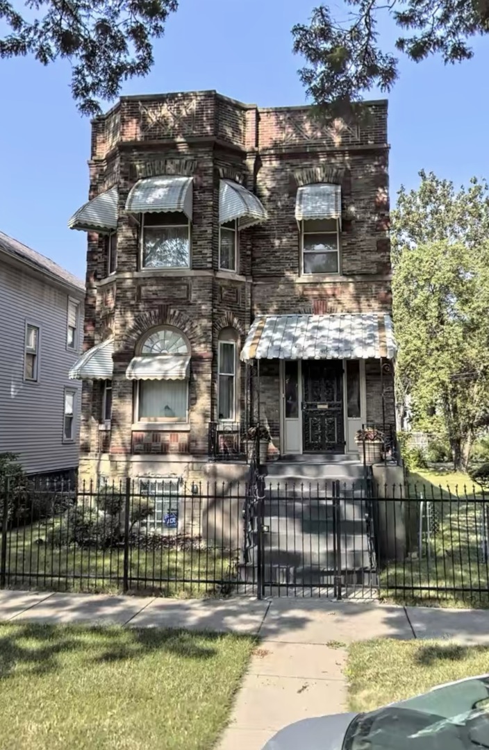 11824 S Stewart Avenue #1, Chicago, IL 60628