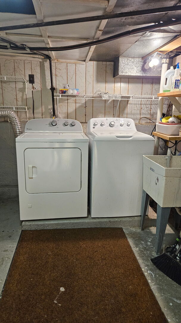 2704 N New England Avenue, Chicago, IL 60707