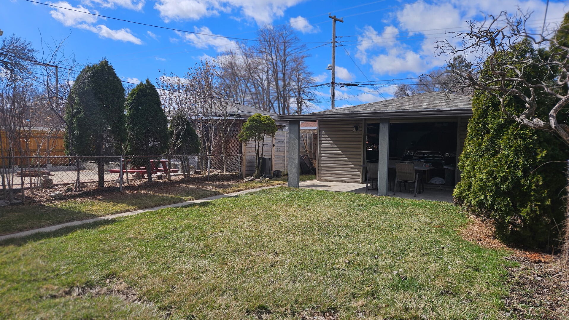 2704 N New England Avenue, Chicago, IL 60707