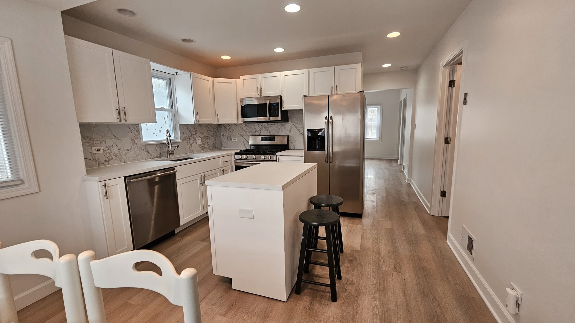 2704 N New England Avenue, Chicago, IL 60707