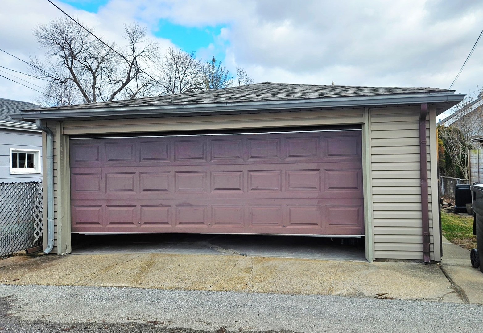 2704 N New England Avenue, Chicago, IL 60707