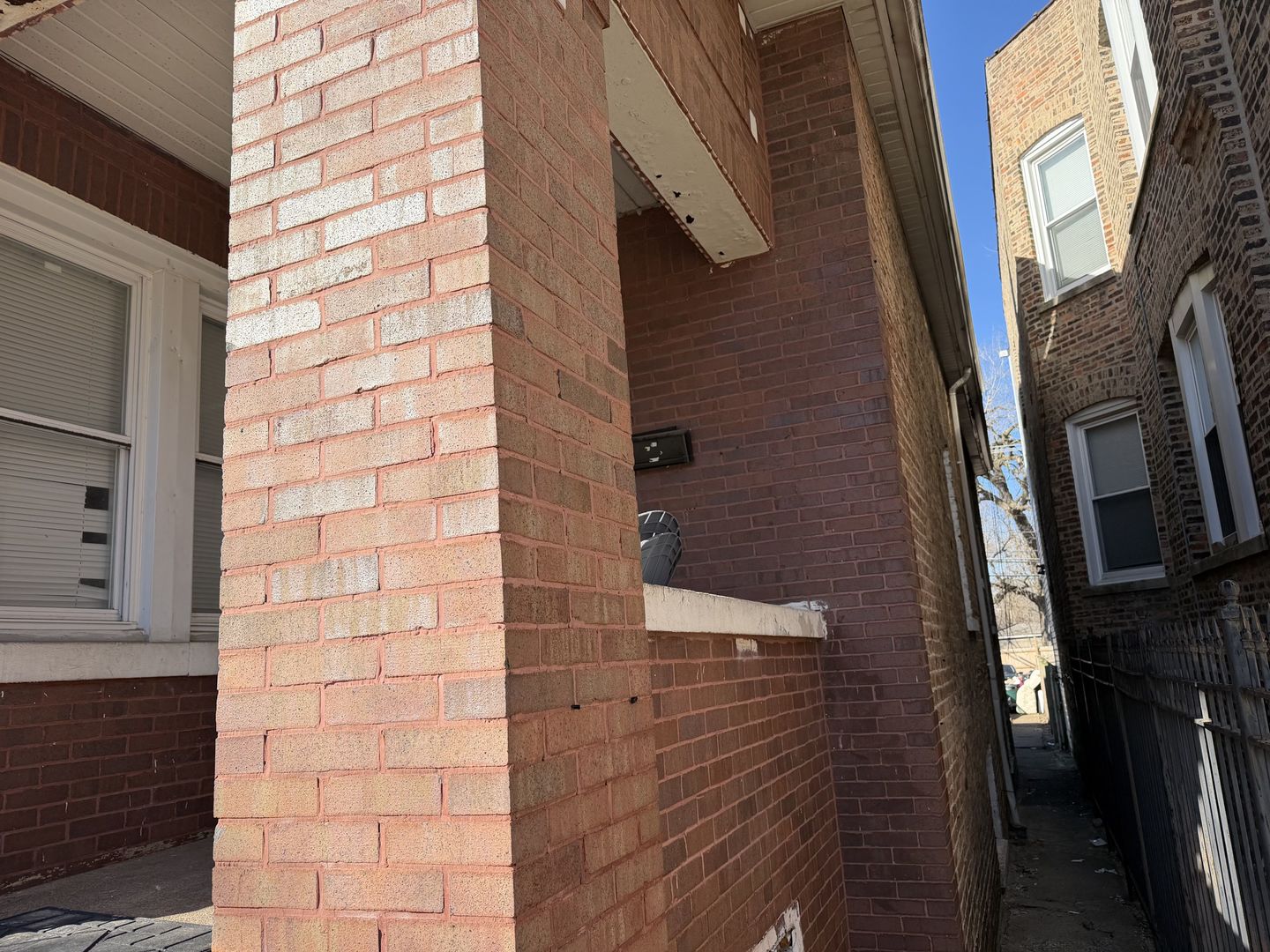 1044 W Marquette Road, Chicago, IL 60621