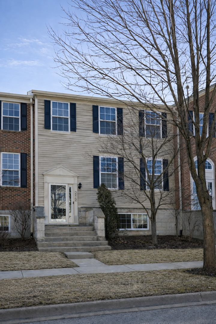 212 Willow Boulevard #212, Willow Springs, IL 60480