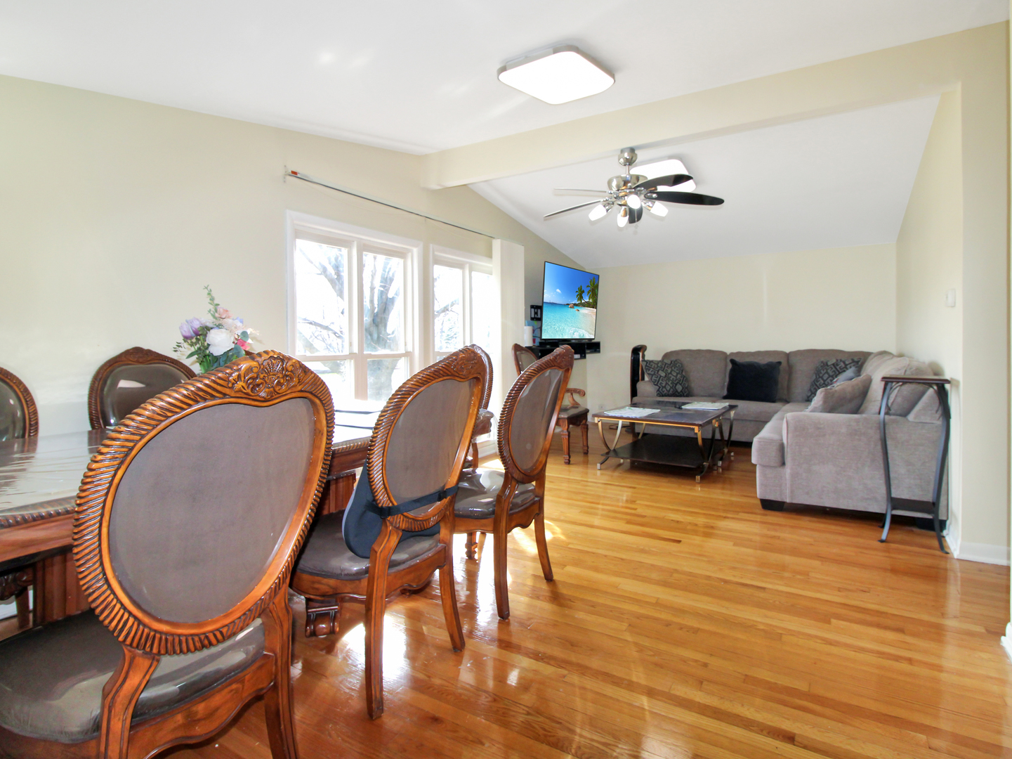 7806 W 80 Place, Bridgeview, IL 60455