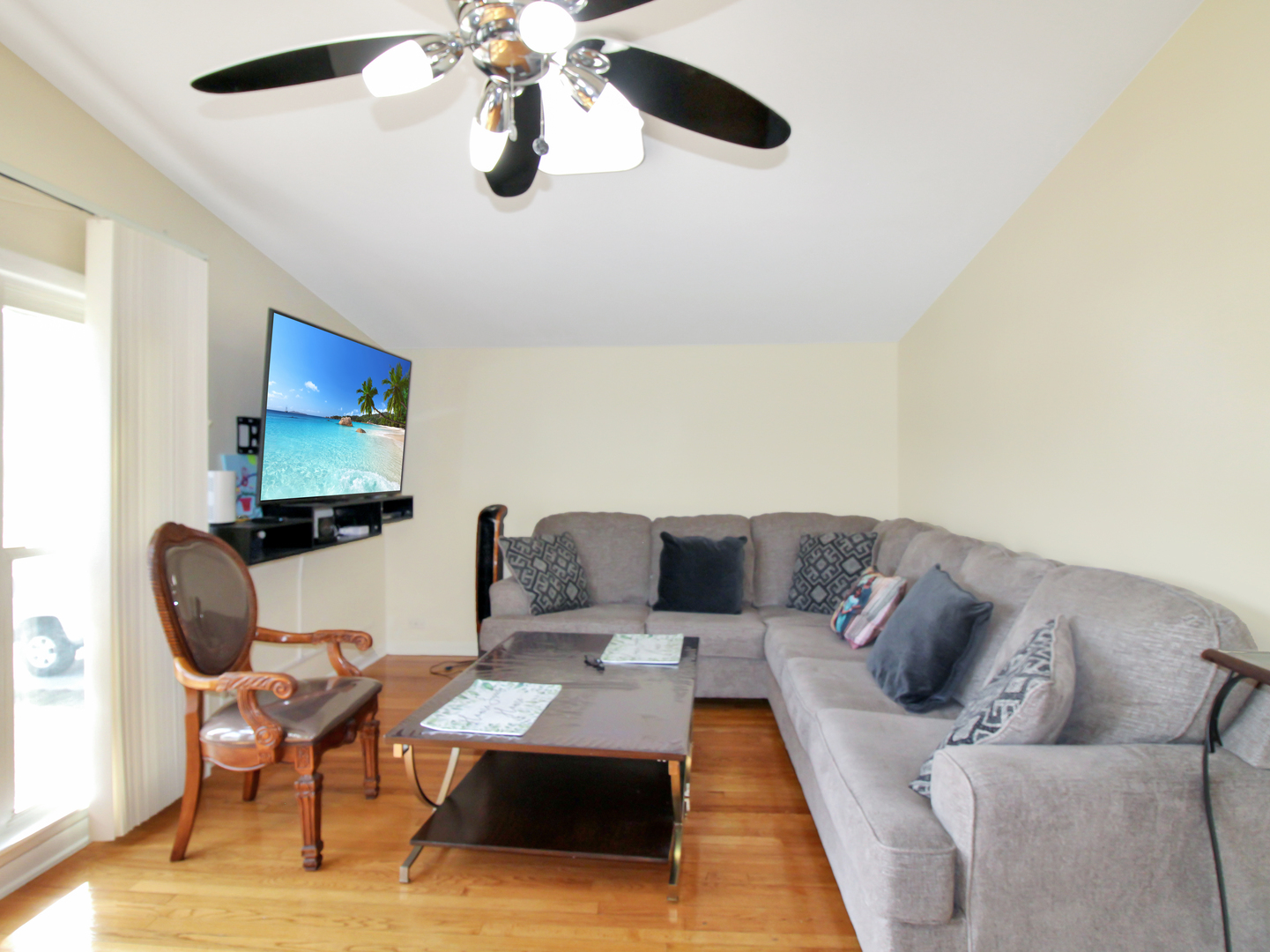 7806 W 80 Place, Bridgeview, IL 60455