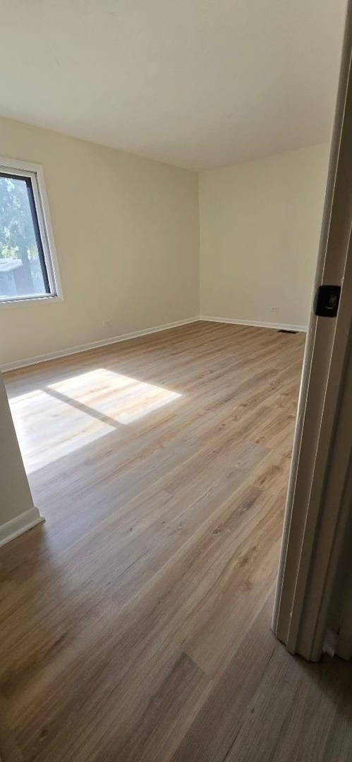 2700 Mitchell Drive #5, Woodridge, IL 60517