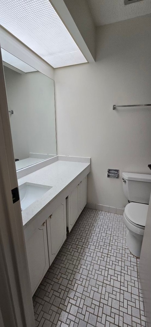 2700 Mitchell Drive #5, Woodridge, IL 60517