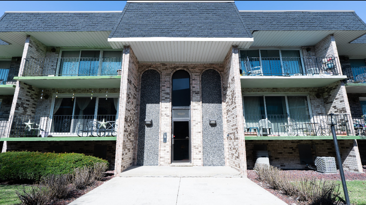 9140 S PULASKI Road #1W, Oak Lawn, IL 60453
