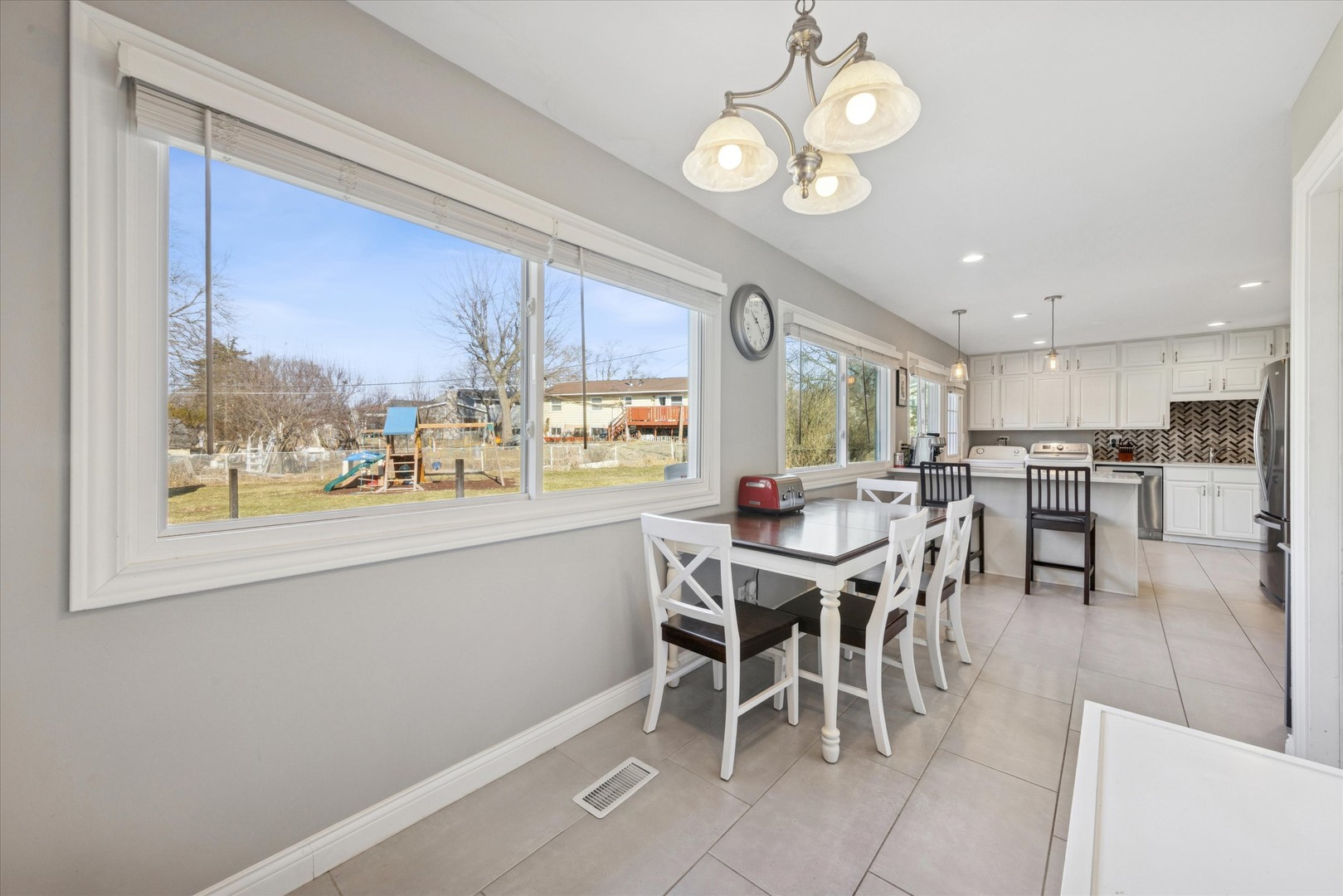 939 Brown Deer Drive, Westmont, IL 60559