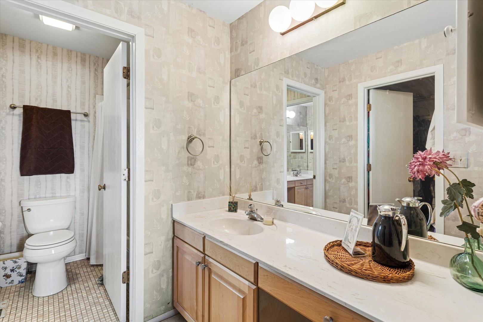 939 Brown Deer Drive, Westmont, IL 60559