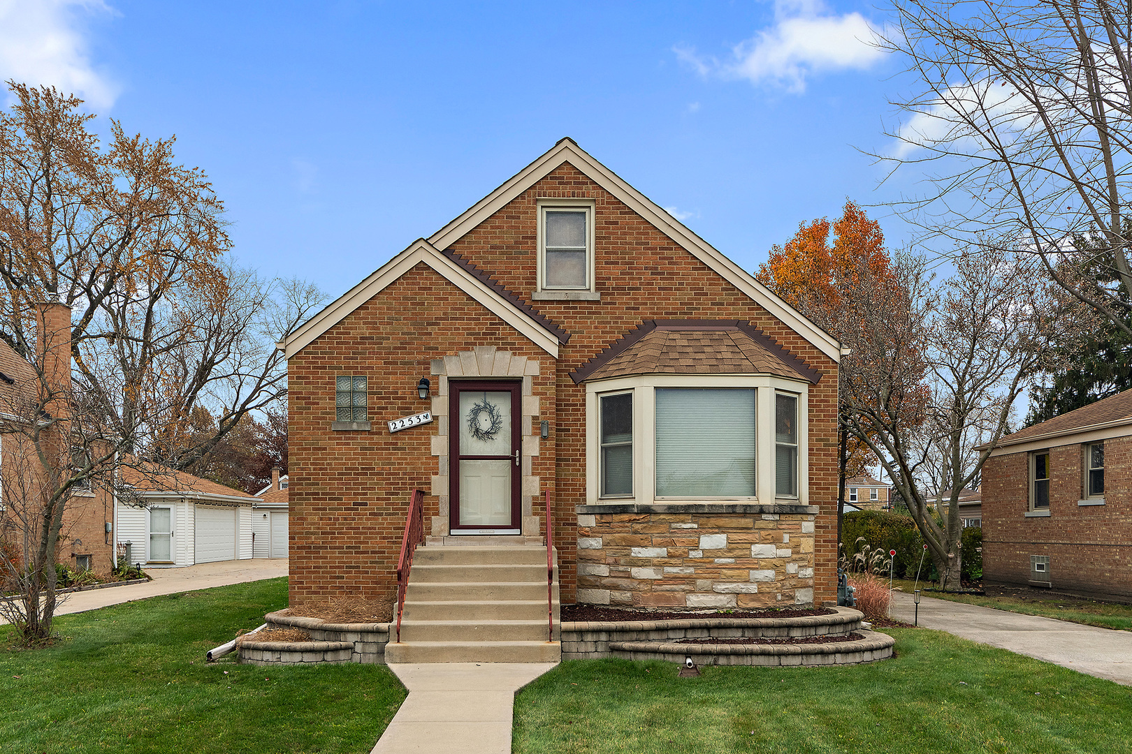 2253 S 15th Avenue, North Riverside, IL 60546