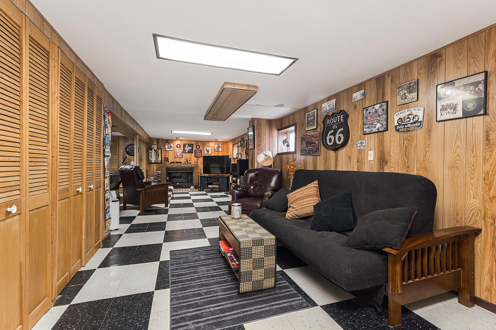 2253 S 15th Avenue, North Riverside, IL 60546