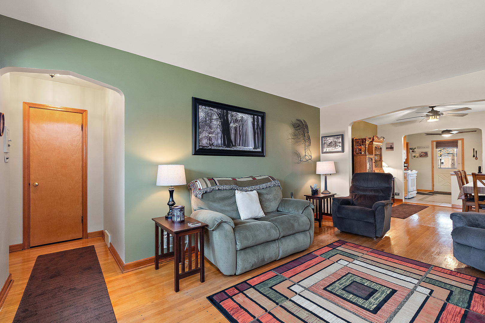 2253 S 15th Avenue, North Riverside, IL 60546