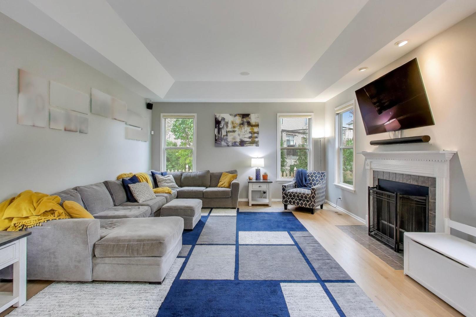 4540 W Westchester Lane, Libertyville, IL 60048