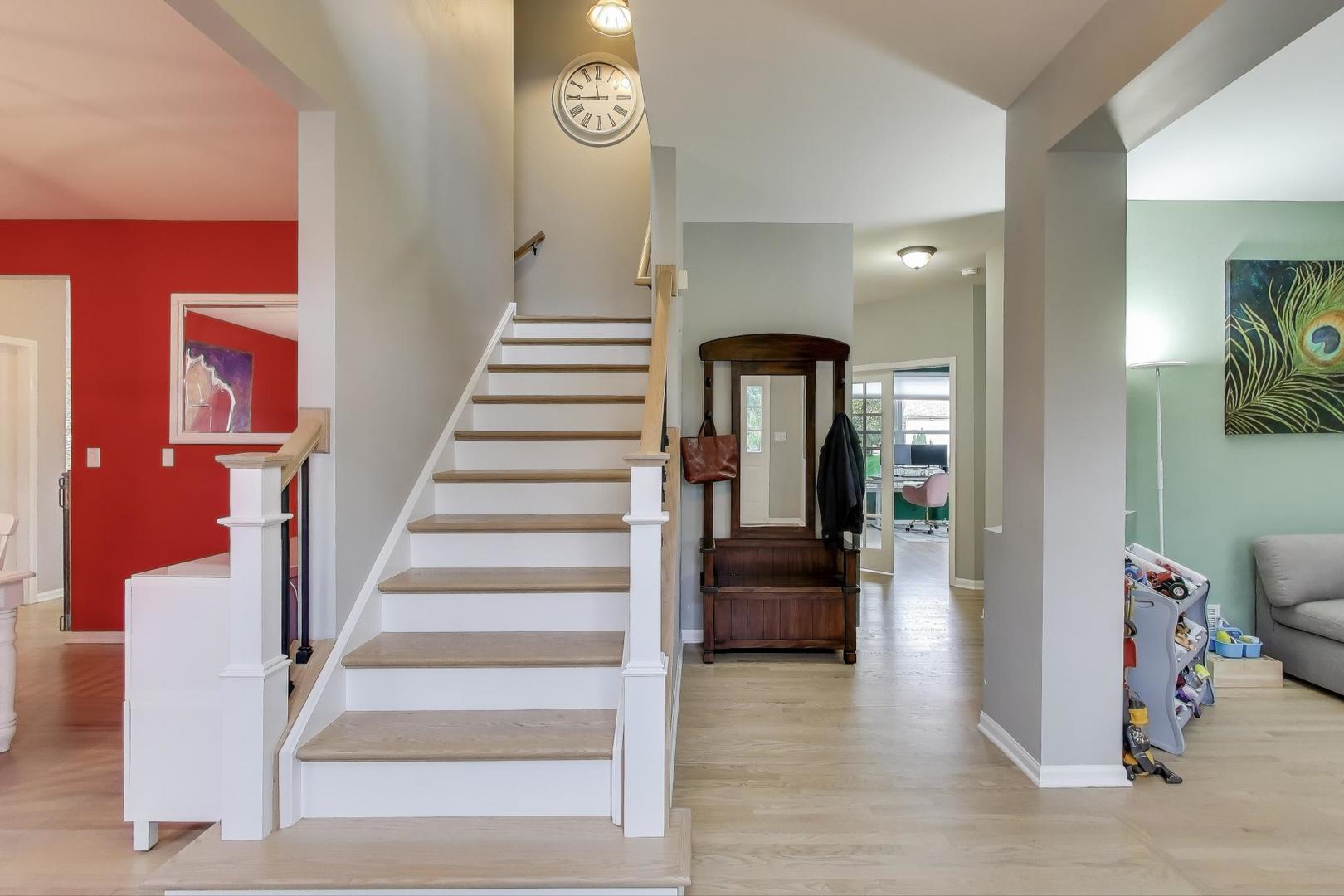 4540 W Westchester Lane, Libertyville, IL 60048