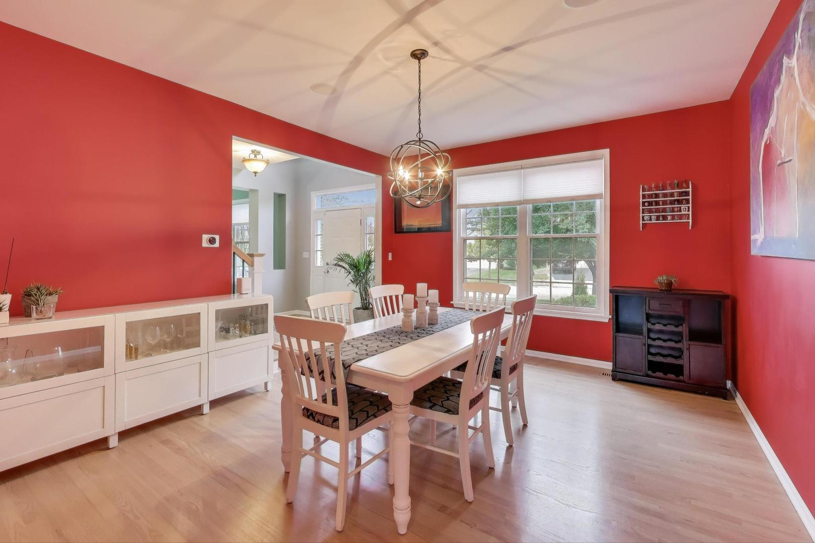 4540 W Westchester Lane, Libertyville, IL 60048