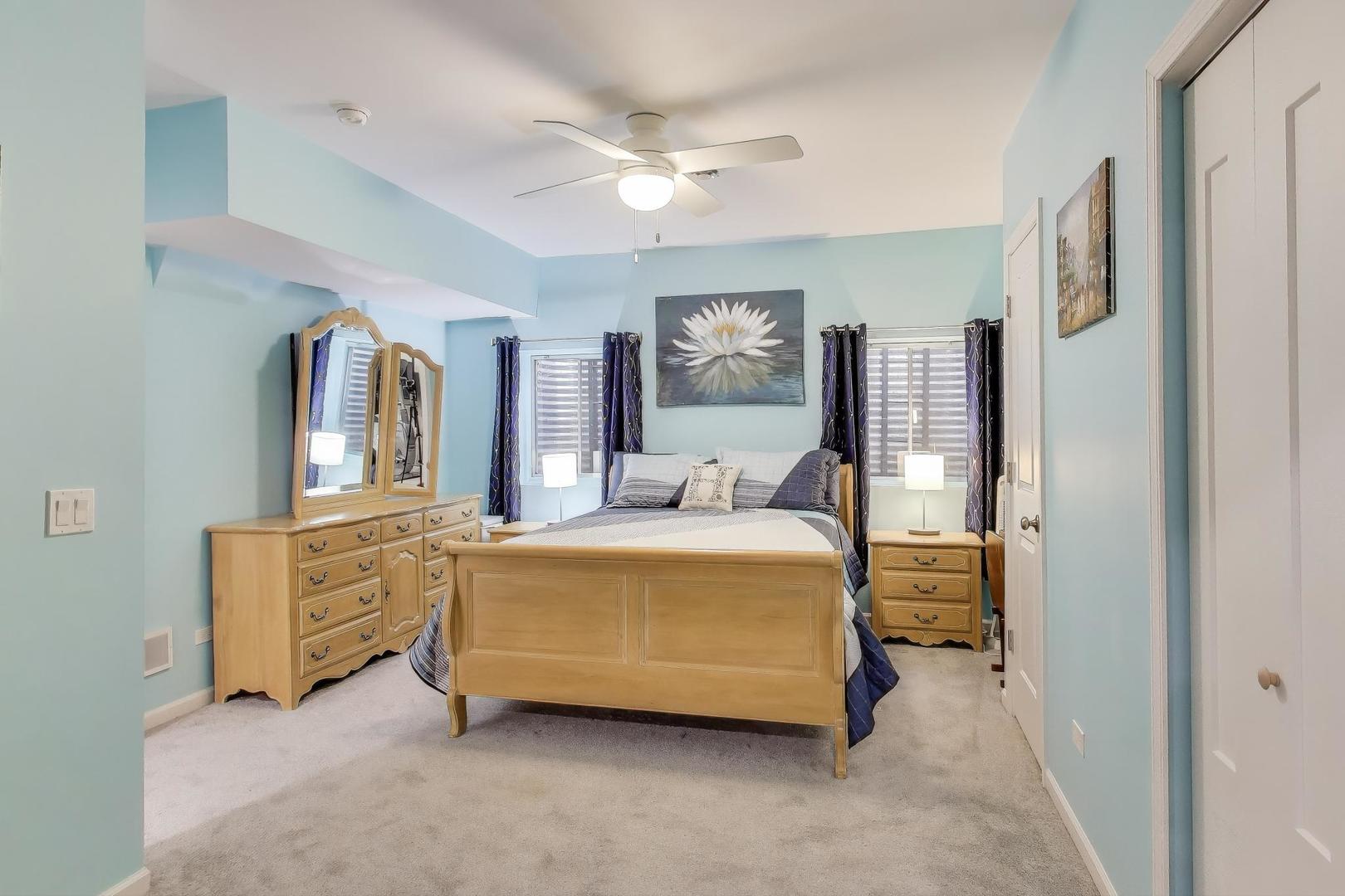 4540 W Westchester Lane, Libertyville, IL 60048