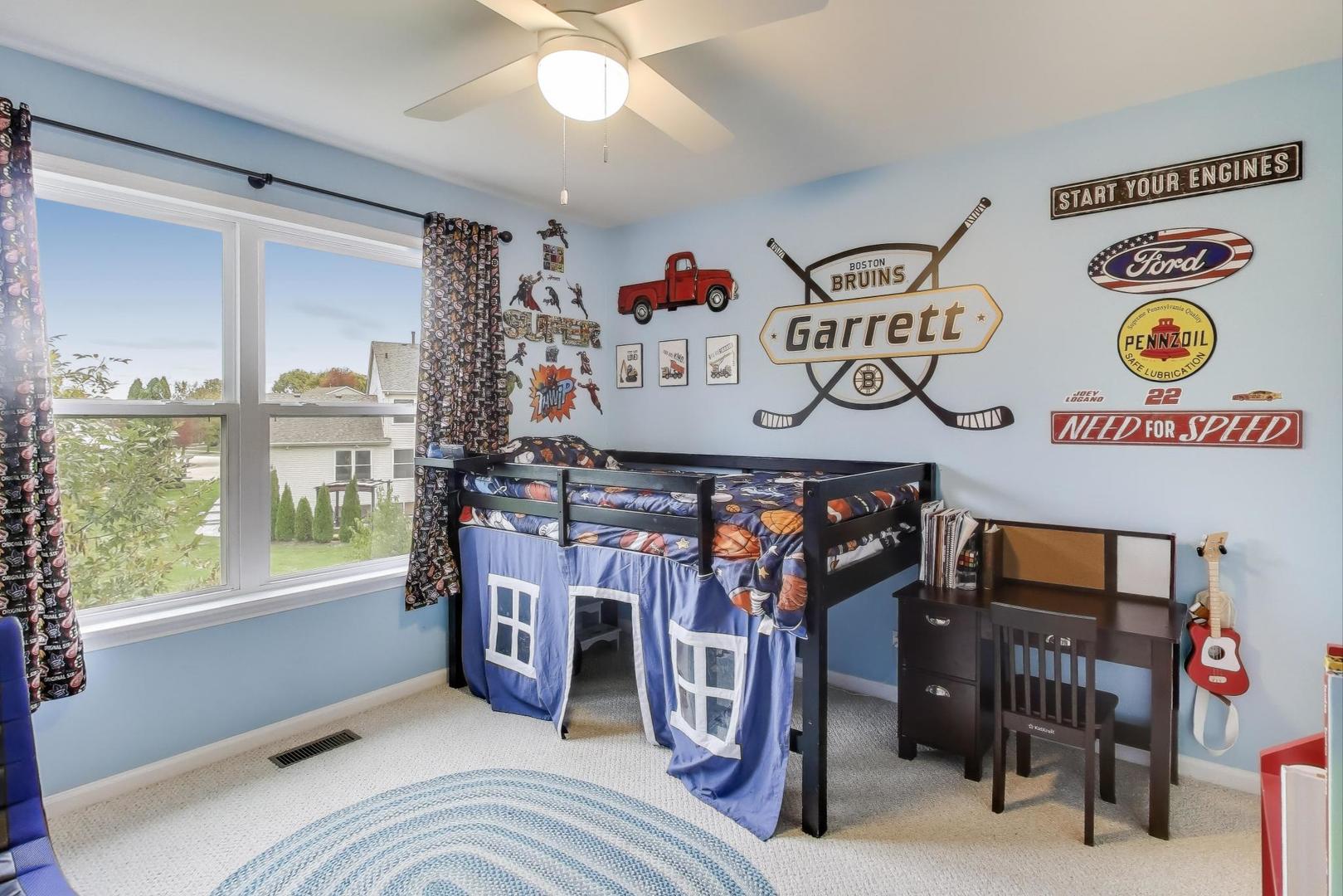 4540 W Westchester Lane, Libertyville, IL 60048