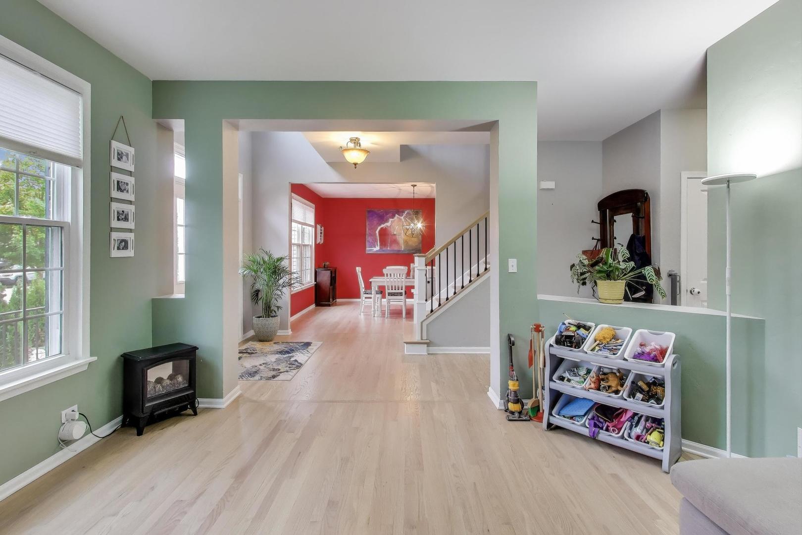 4540 W Westchester Lane, Libertyville, IL 60048