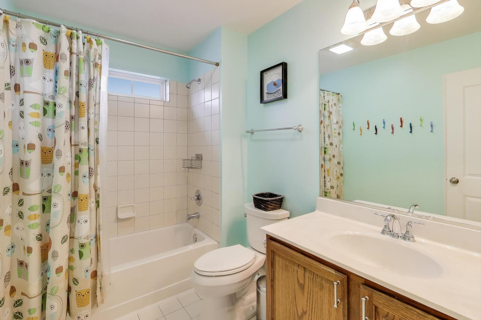 4540 W Westchester Lane, Libertyville, IL 60048