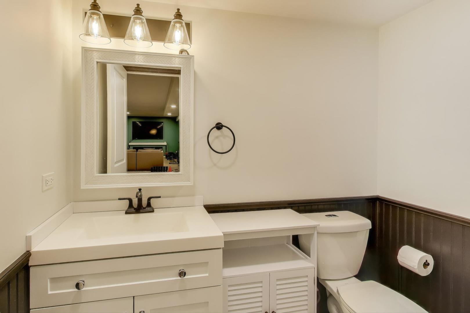 4540 W Westchester Lane, Libertyville, IL 60048