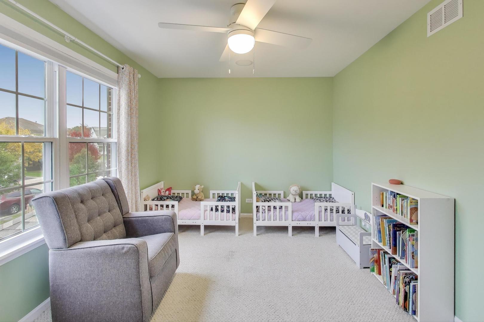 4540 W Westchester Lane, Libertyville, IL 60048