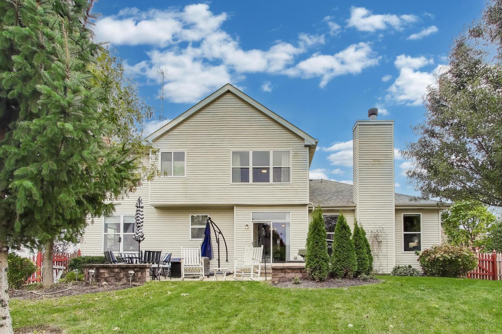 4540 W Westchester Lane, Libertyville, IL 60048