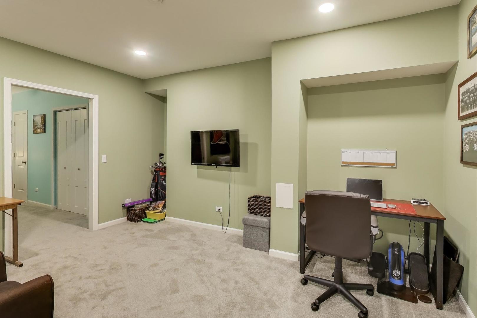 4540 W Westchester Lane, Libertyville, IL 60048