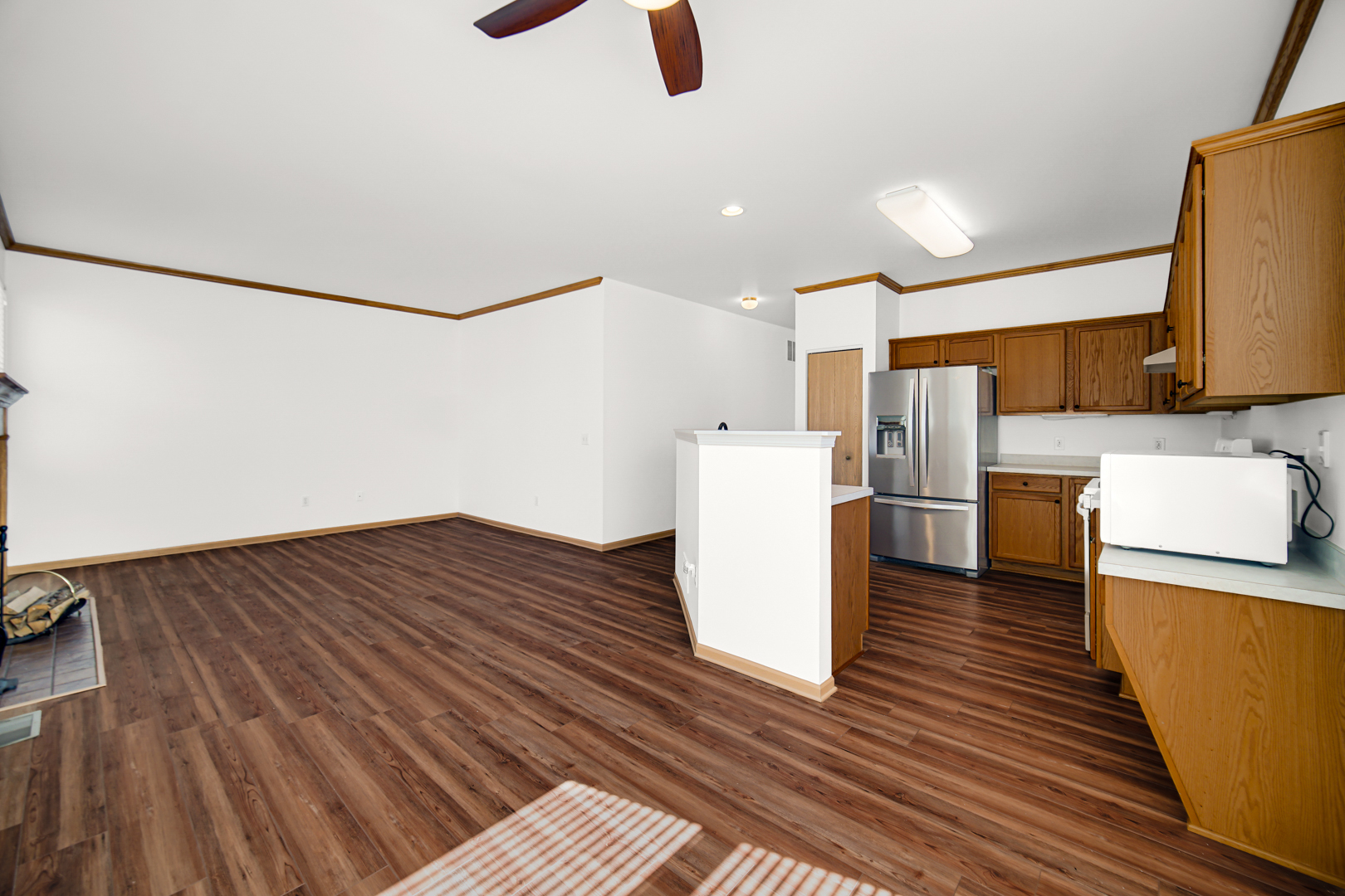 690 S Wellston Lane, Romeoville, IL 60446