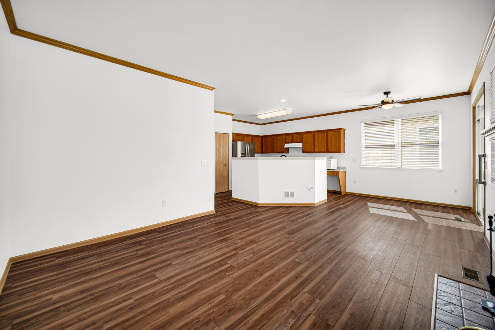 690 S Wellston Lane, Romeoville, IL 60446