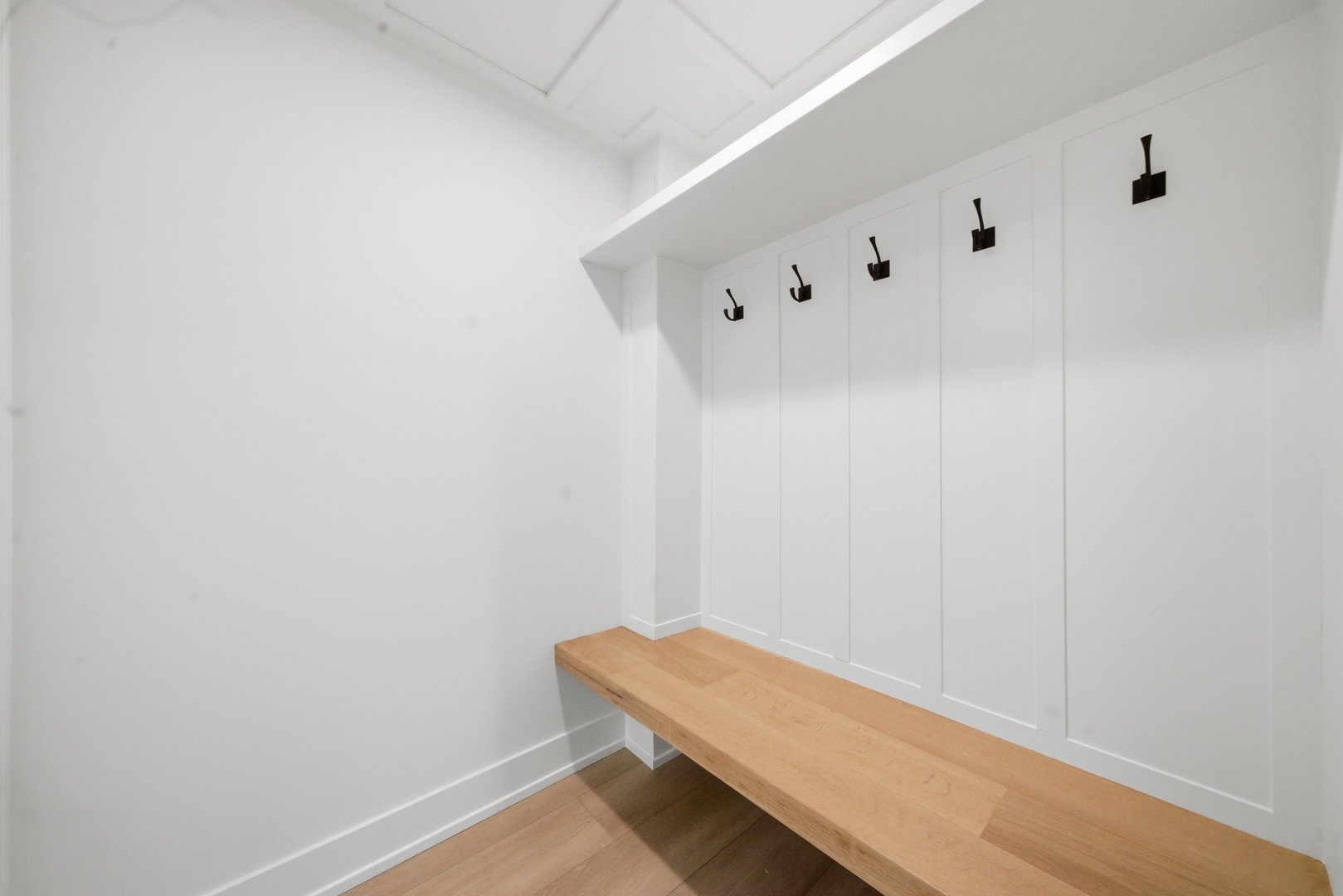 2S245 Mayfield Lane, Glen Ellyn, IL 60137