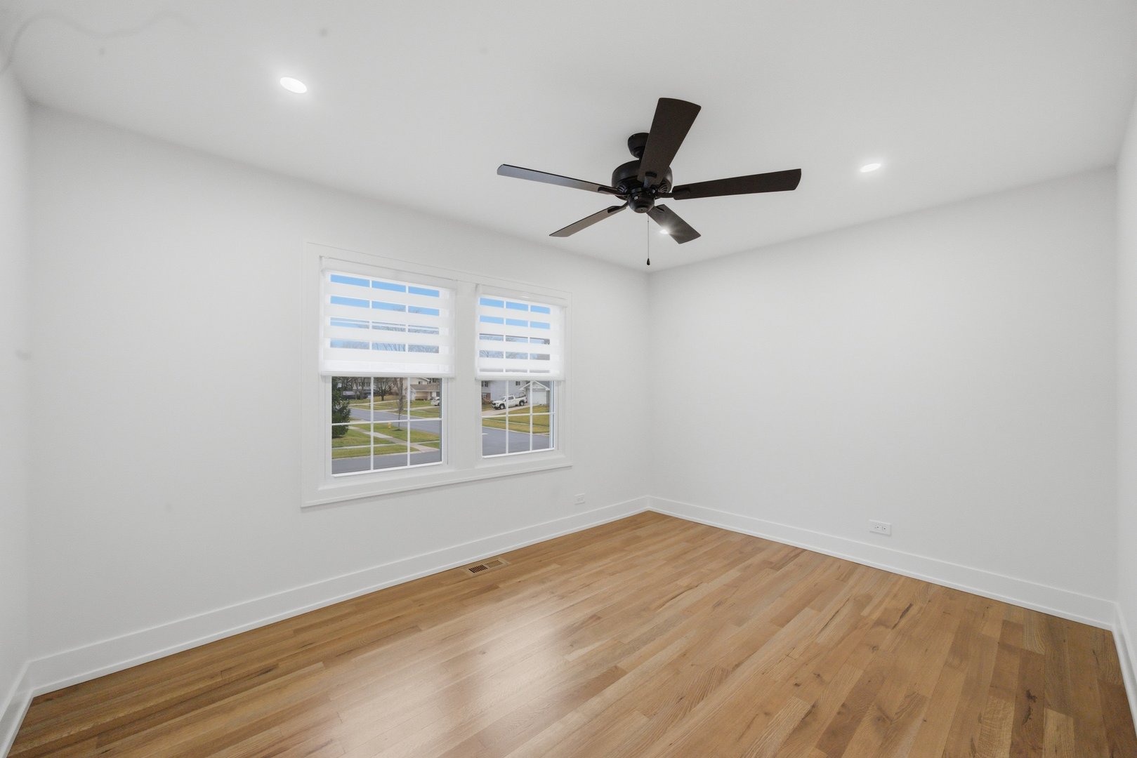 2S245 Mayfield Lane, Glen Ellyn, IL 60137