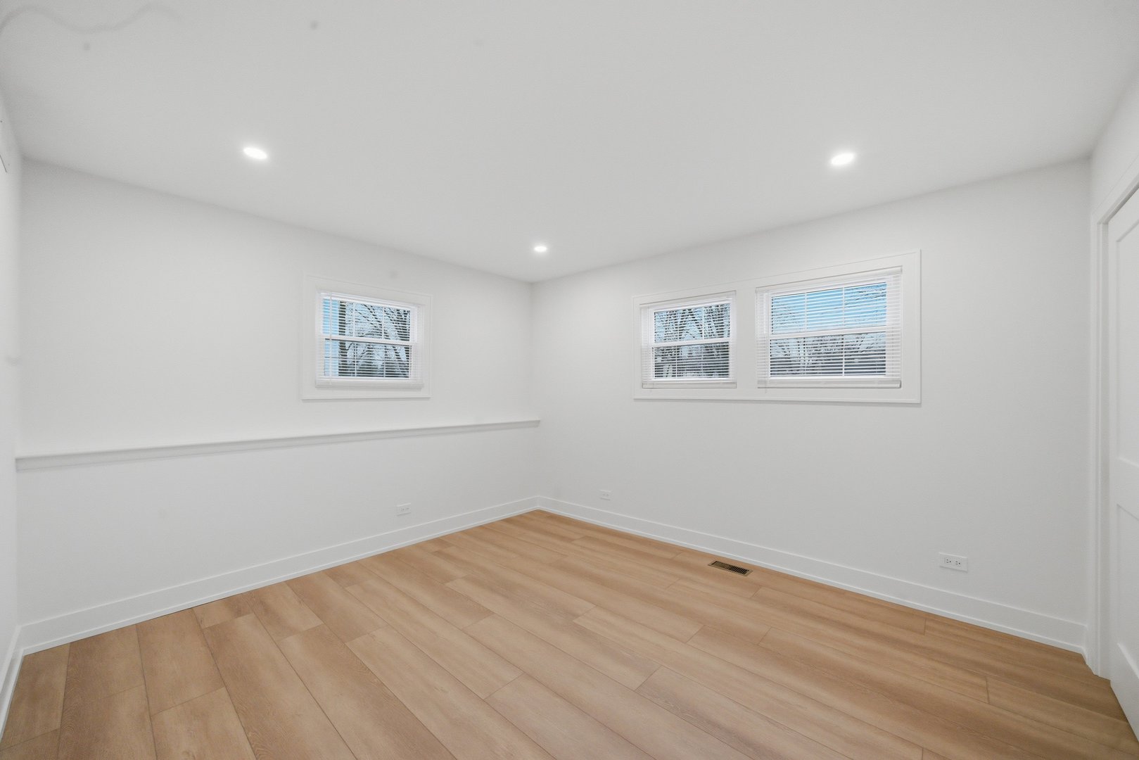 2S245 Mayfield Lane, Glen Ellyn, IL 60137