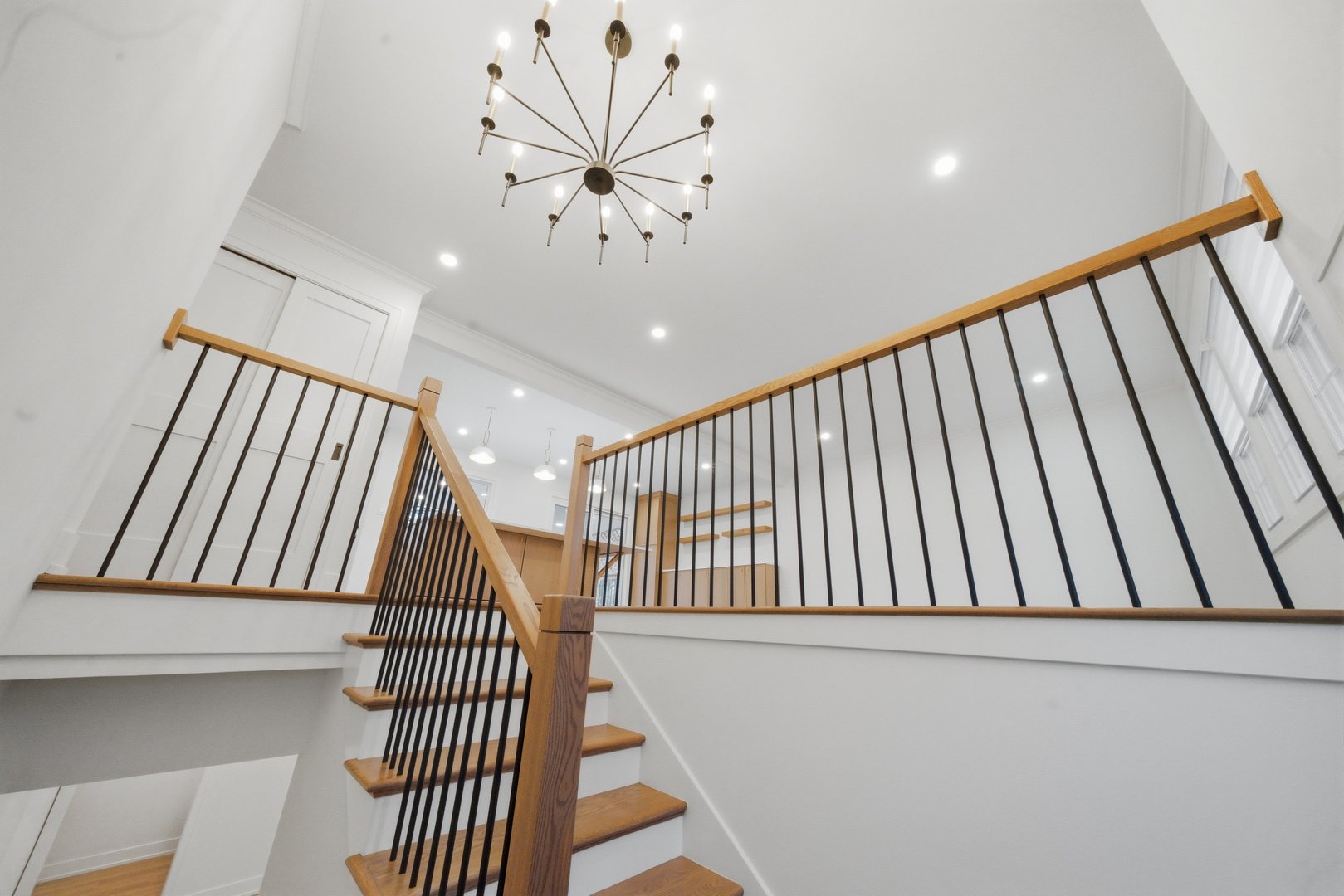 2S245 Mayfield Lane, Glen Ellyn, IL 60137